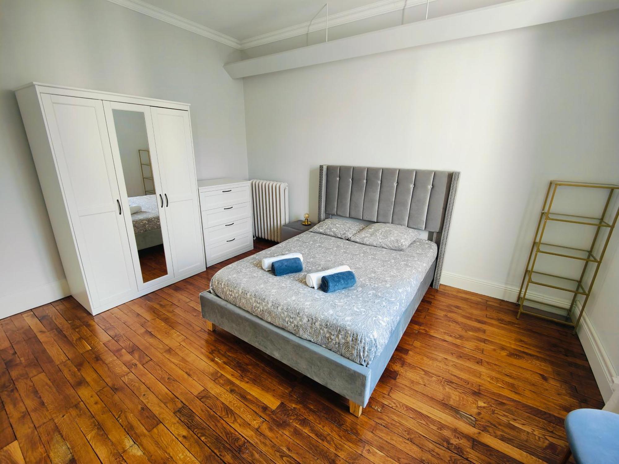 Self-Checkin Town House - Rooms To Rent In A Beautiful Modern Town House - Not A Hotel - Location De Chambres Avec Arrivee En Autonomie - Extra Fee For Sheets And Towels - Private Parking - Check Your Plateform Inbox And Follow Check-In Instructions Saint-Romain-en-Gal المظهر الخارجي الصورة