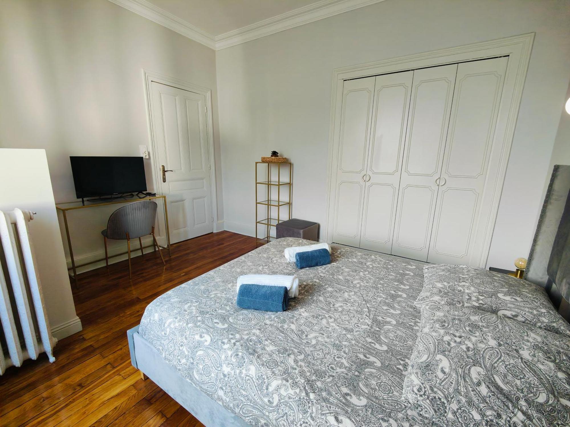 Self-Checkin Town House - Rooms To Rent In A Beautiful Modern Town House - Not A Hotel - Location De Chambres Avec Arrivee En Autonomie - Extra Fee For Sheets And Towels - Private Parking - Check Your Plateform Inbox And Follow Check-In Instructions Saint-Romain-en-Gal المظهر الخارجي الصورة
